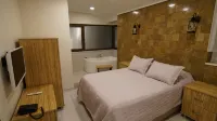 كاسل نولانا هوتل آند هورس كلوب