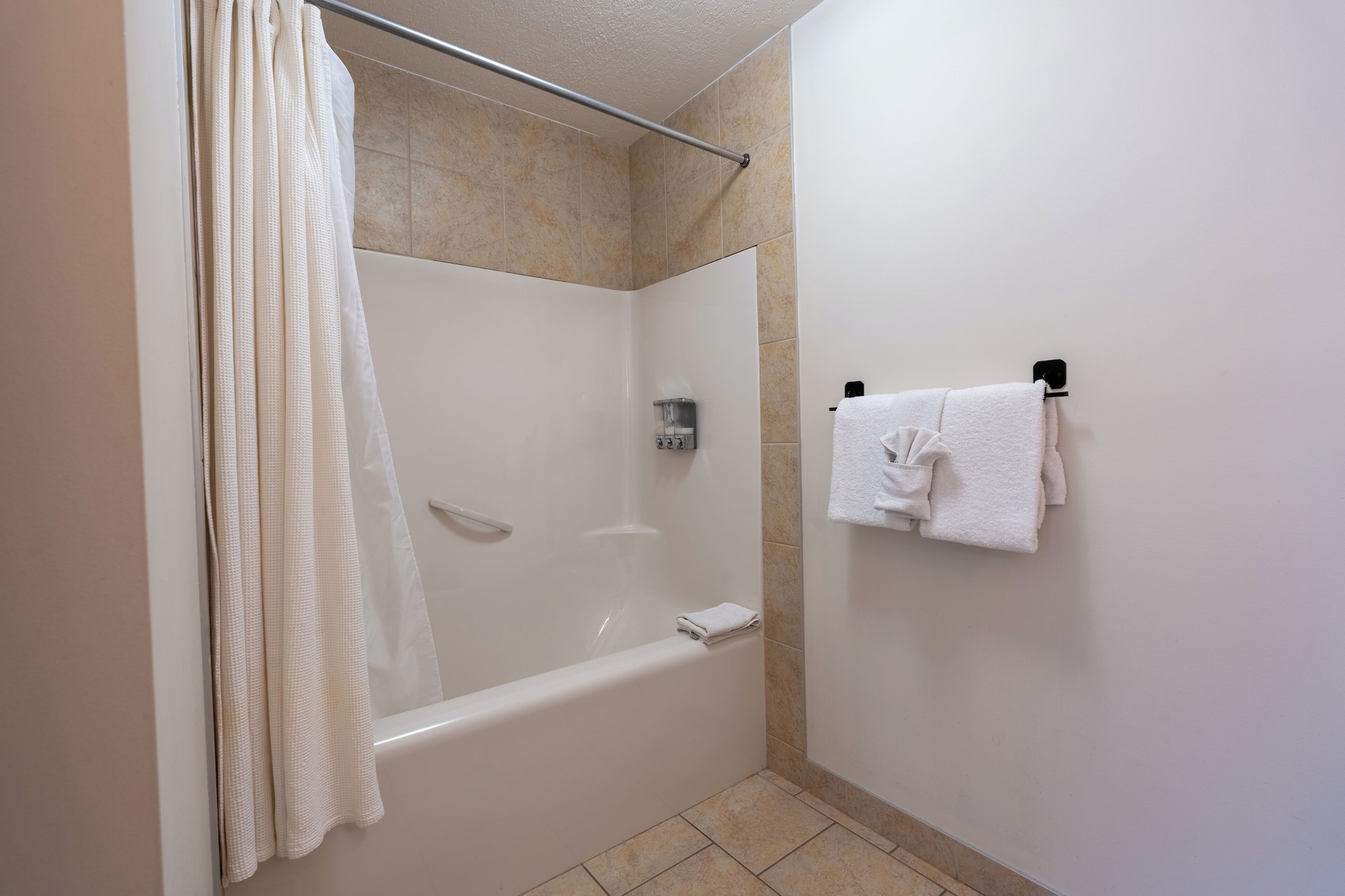 3207号两卧室带书房，两层