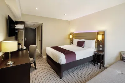 Premier Inn Haverfordwest (North/A40) Hotele w: 