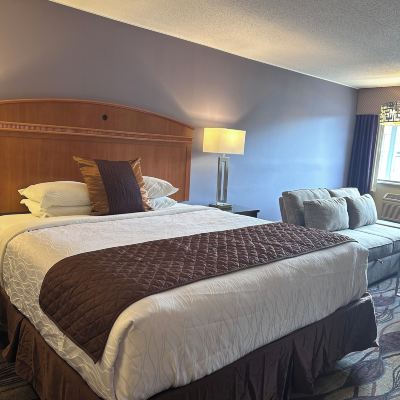King Room With Sofa Bed Gateway Inn and Suites Promo Code