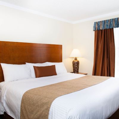 Superior King Suite Hinton Lodge Promo Code