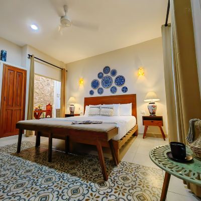 Premium King Room-Non-Smoking Le Muuch Hotel Promo Code