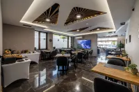 Acacia Hotel