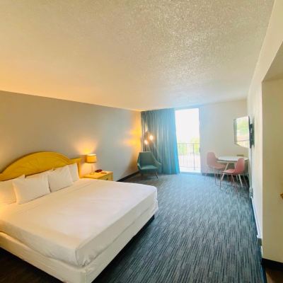 King Room With Kitchenette Glendale Express Hotel Los Angeles Promo Code