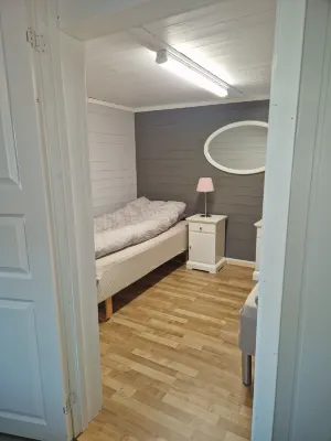 Cosy Living Room, Bedroom and Bathroom and Kitchen Area  호텔