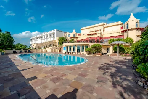 Noor-Us-Sabah Palace