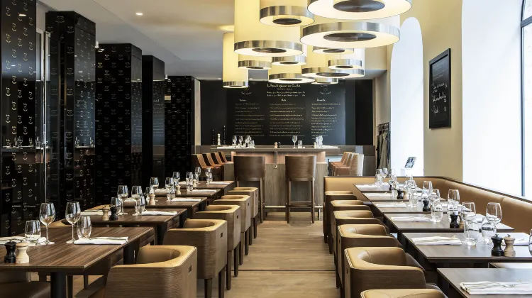 ソフィテル パリ アルク ドゥ トリオンフ 食事・レストラン