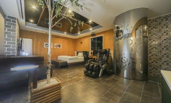 Hotel Asia - Housity