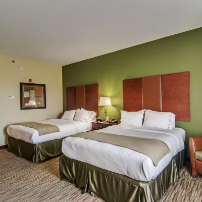 Queen Room with Two Queen Beds with Roll in Shower - Hearing Accessible/Non-Smoking