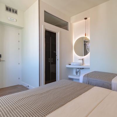 Triple Room Hostal Charlotte Promo Code