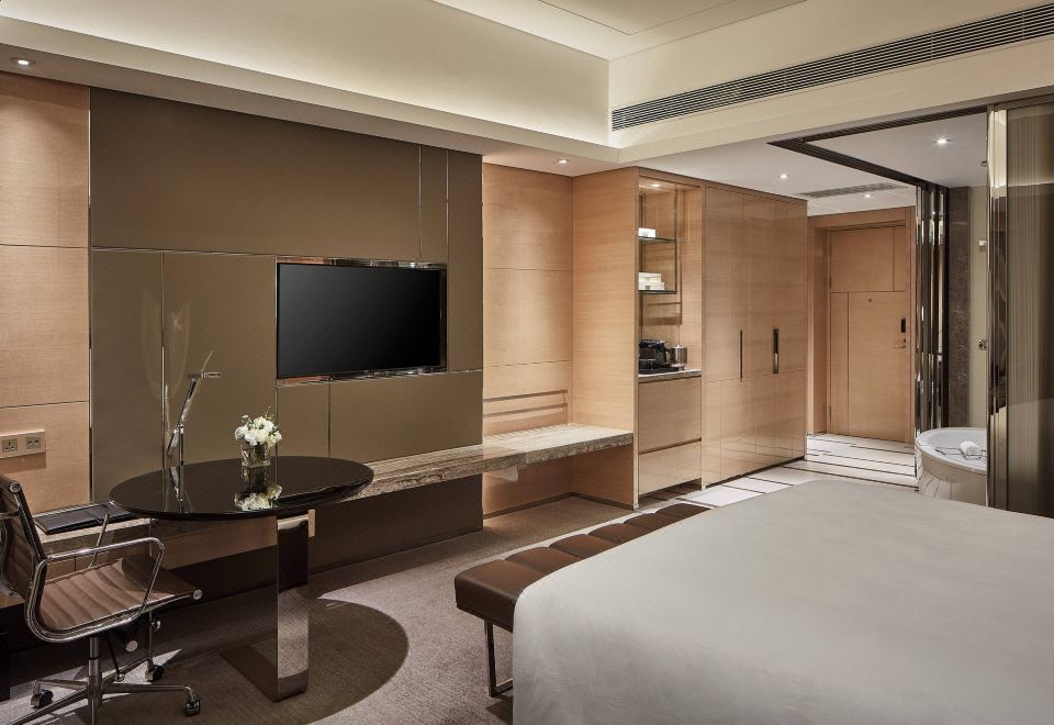 豪华大床房-繁华都市城景