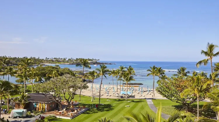 マウナ ラニ べイ ホテル＆バンガローズ 外観