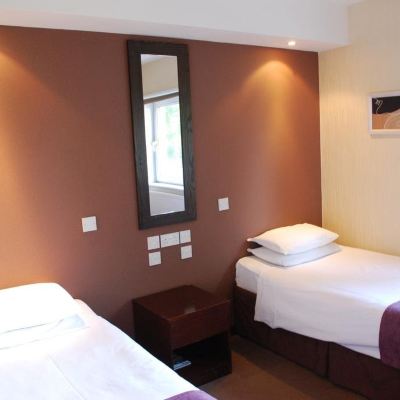 Standard Room, 2 Twin Beds, Non Smoking, Private Bathroom