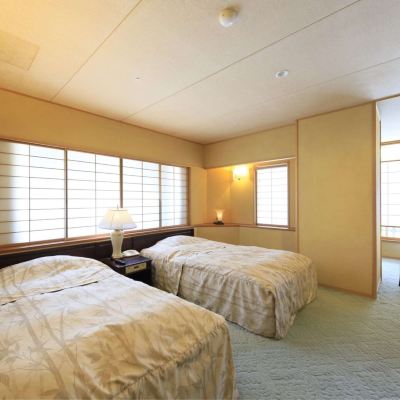 ロイヤル和洋式コーナーリバービュースイート(浴室) 萬国屋 クーポン