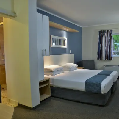Road Lodge Cape Town International Airport Hoteles cerca de Estadio Athlone