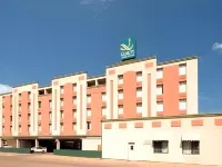 Econo Lodge Inn & Suites Hotels in 