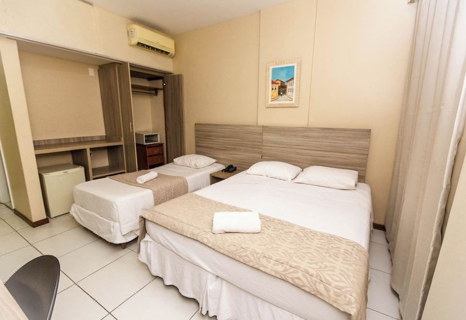 雙人床和單人床公寓