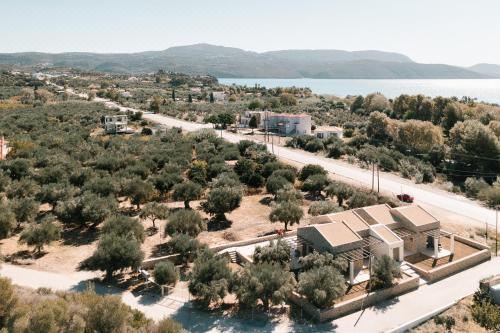 Petrino Foinikounta Two-Bedroom House