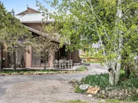 Pet-friendly 5 bed/4 bath home, just minutes to Beaver Creek, Avon, and Vail Hotele w: Eagle-Vail