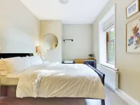 Stoneswood Cottage & Garden, Delph, Saddleworth Hotel a Delph