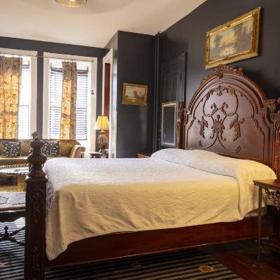 Queen Room with Private Bathroom Tabard Inn Promo Code