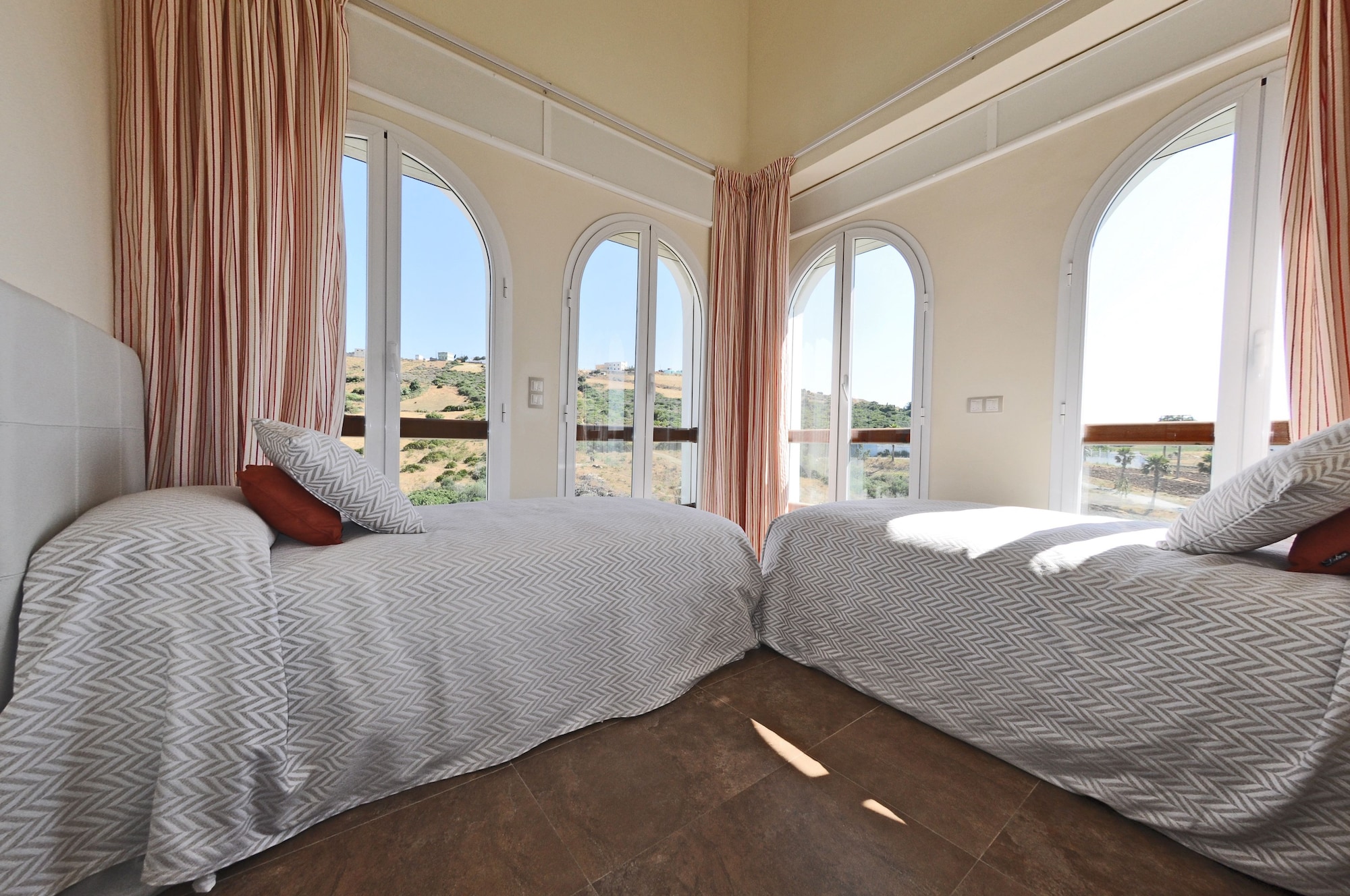 海景四卧室公寓