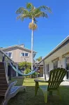 Beachcomber Lodge & Backpacker Hotels in 