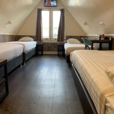 Basic Quadruple Room With Private Bathroom Orange Tulip Hotel Amsterdam - Hostel Promo Code