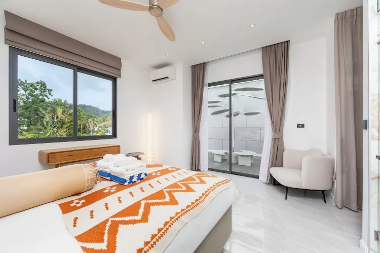 ลักซ์ชัวรี่วิลล่า, วิวสระว่ายน้ำ