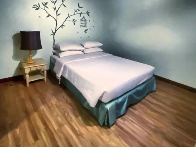 ห้องคอมฟอร์ตพร้อมระเบียงและวิวเมือง(เตียงควีนไซส์)