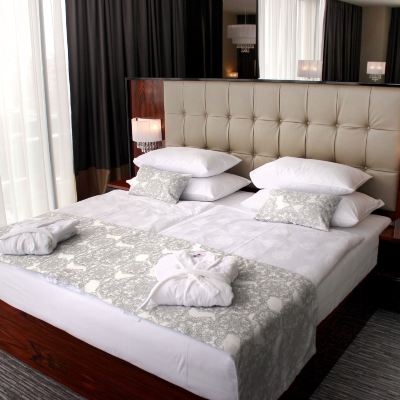 Deluxe Suite with Terrace Admiral Hotel Promo Code