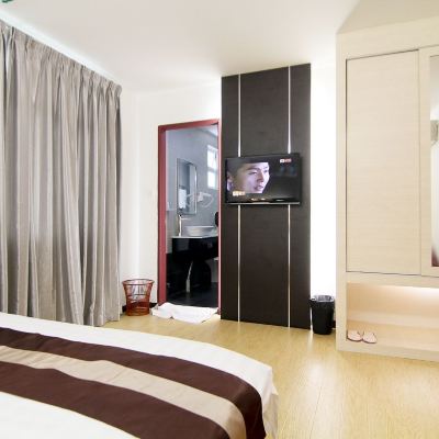 Superior Queen Room Kingsley Hotel Promo Code