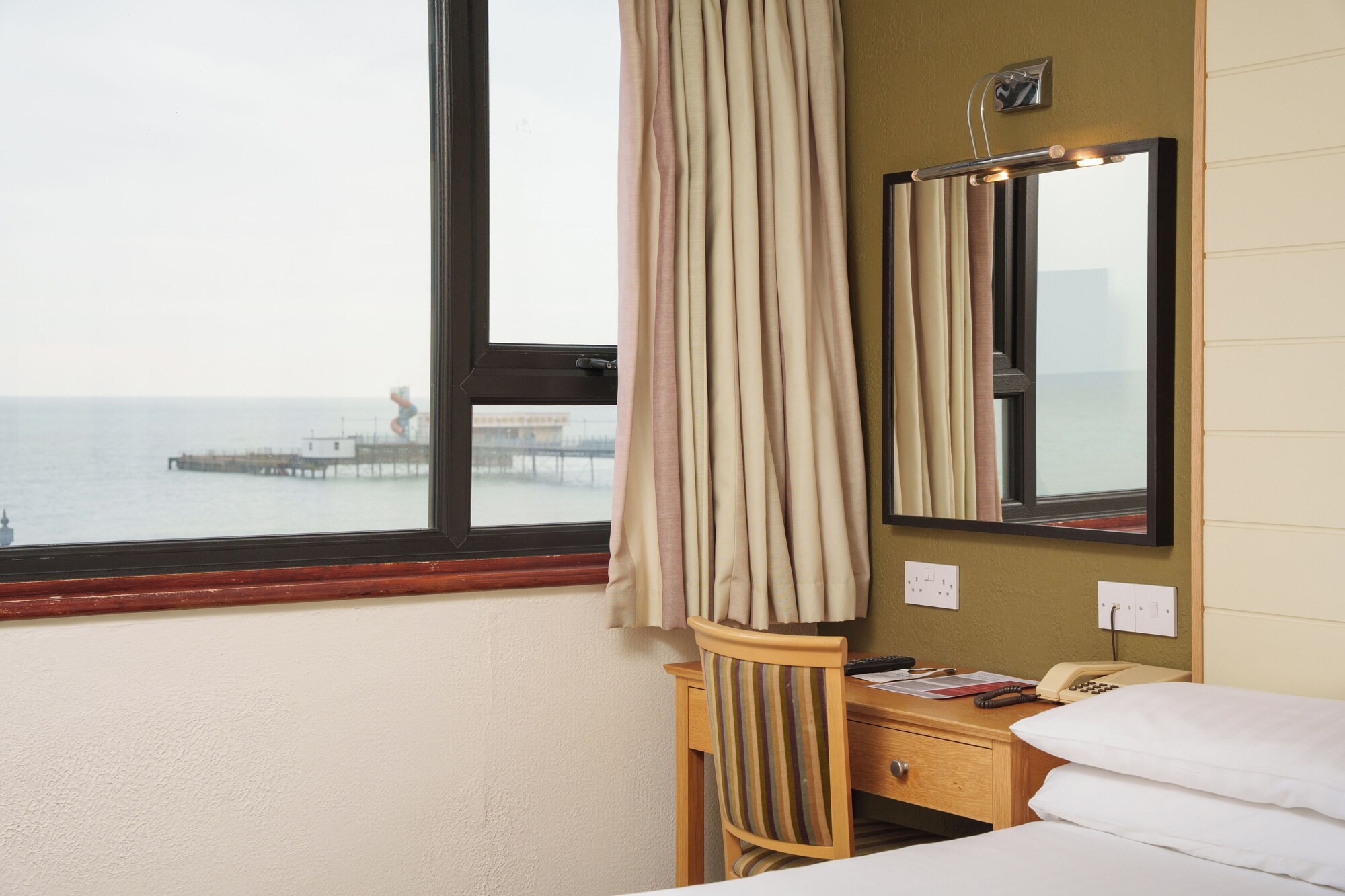 带海景的双人房