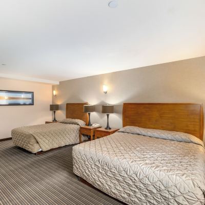 Deluxe Room With Jacuzzi Breeze Inn Motel Promo Code