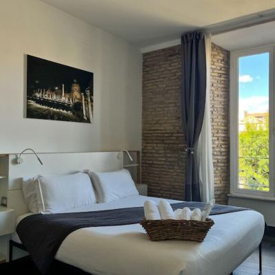 Deluxe Double Room Arch Rome Suites Promo Code