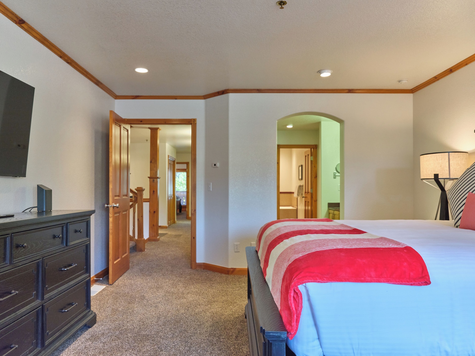 四卧室联排别墅，禁烟