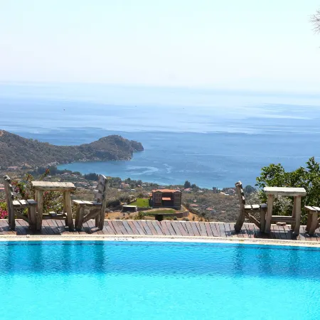 Zephyros Hotel