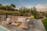 Valle del Sole Winery Farmhouse with Private Pool