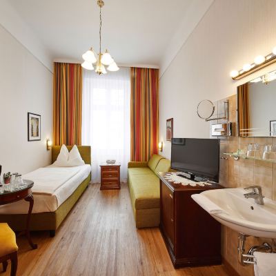 Economy Twin Room With Shared Bathroom Hotel Austria - Wien Promo Code