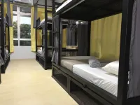 ザ グッド トラベラーズ ホステル @ KLIA のホテル