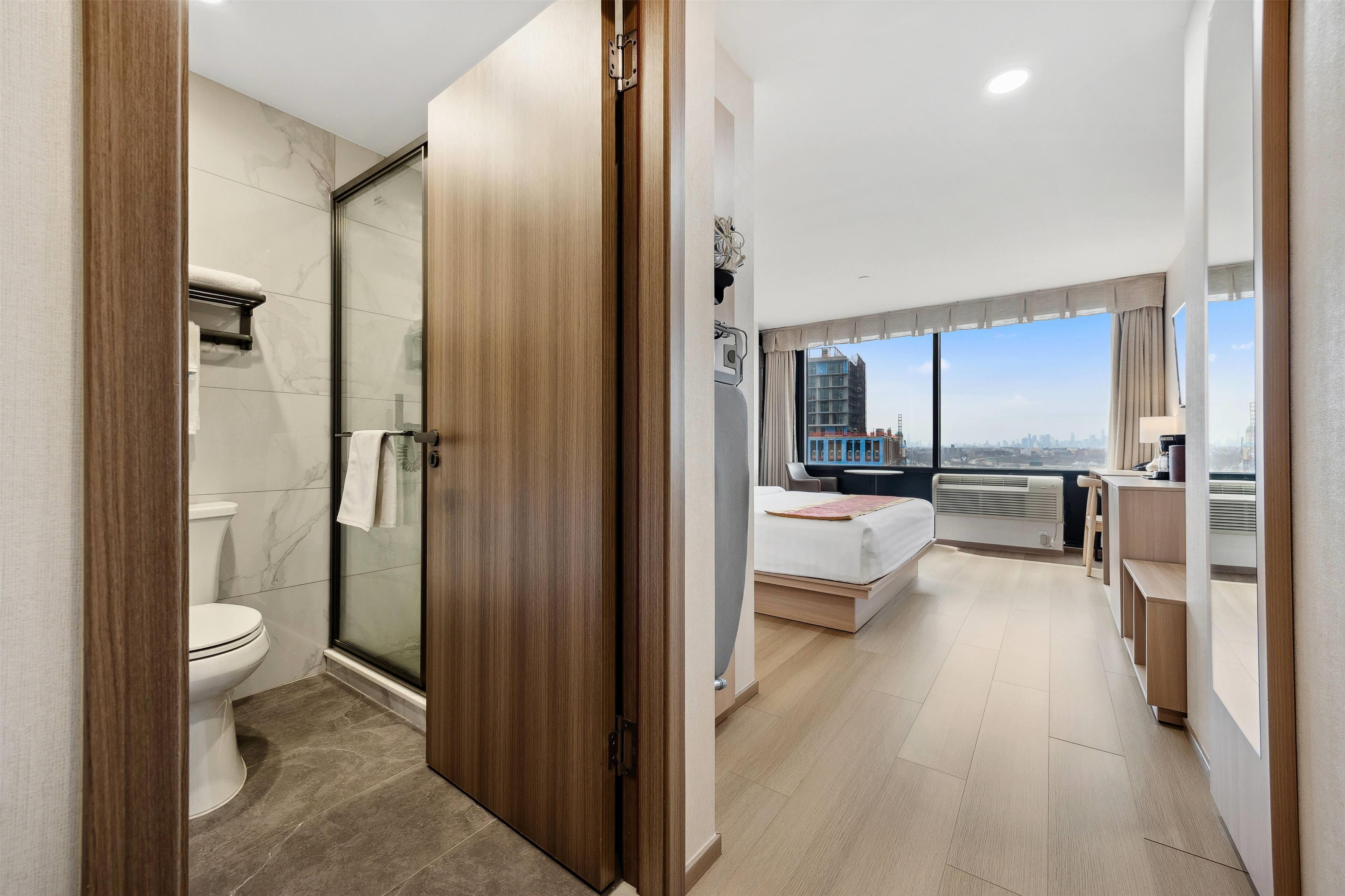 客房（1张特大床，行动无障碍，带浴缸、扶手）