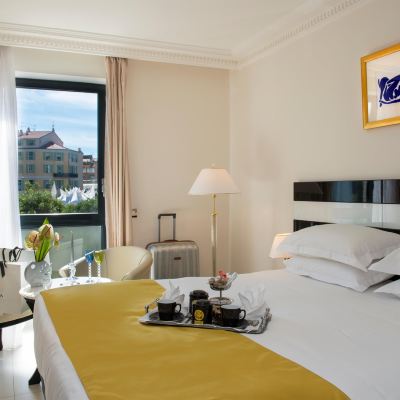 Premium Room Hotel Aston La Scala Promo Code