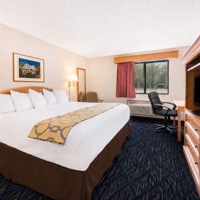 King Room-Mobility Accessible-Non-Smoking Baymont by Wyndham Hot Springs Promo Code