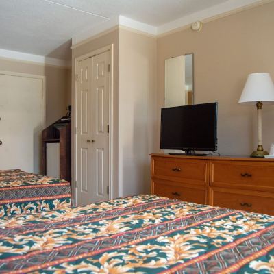 Standard Double Room with Two Double Beds-Smoking