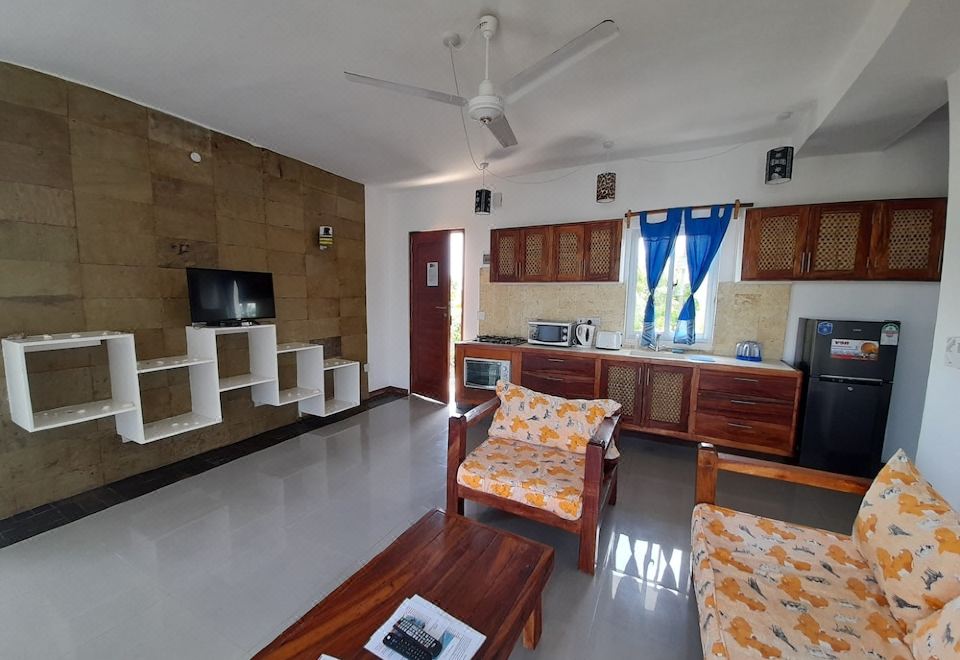 設計公寓， 1 張特大床和 1 張沙發床， 庭院景觀