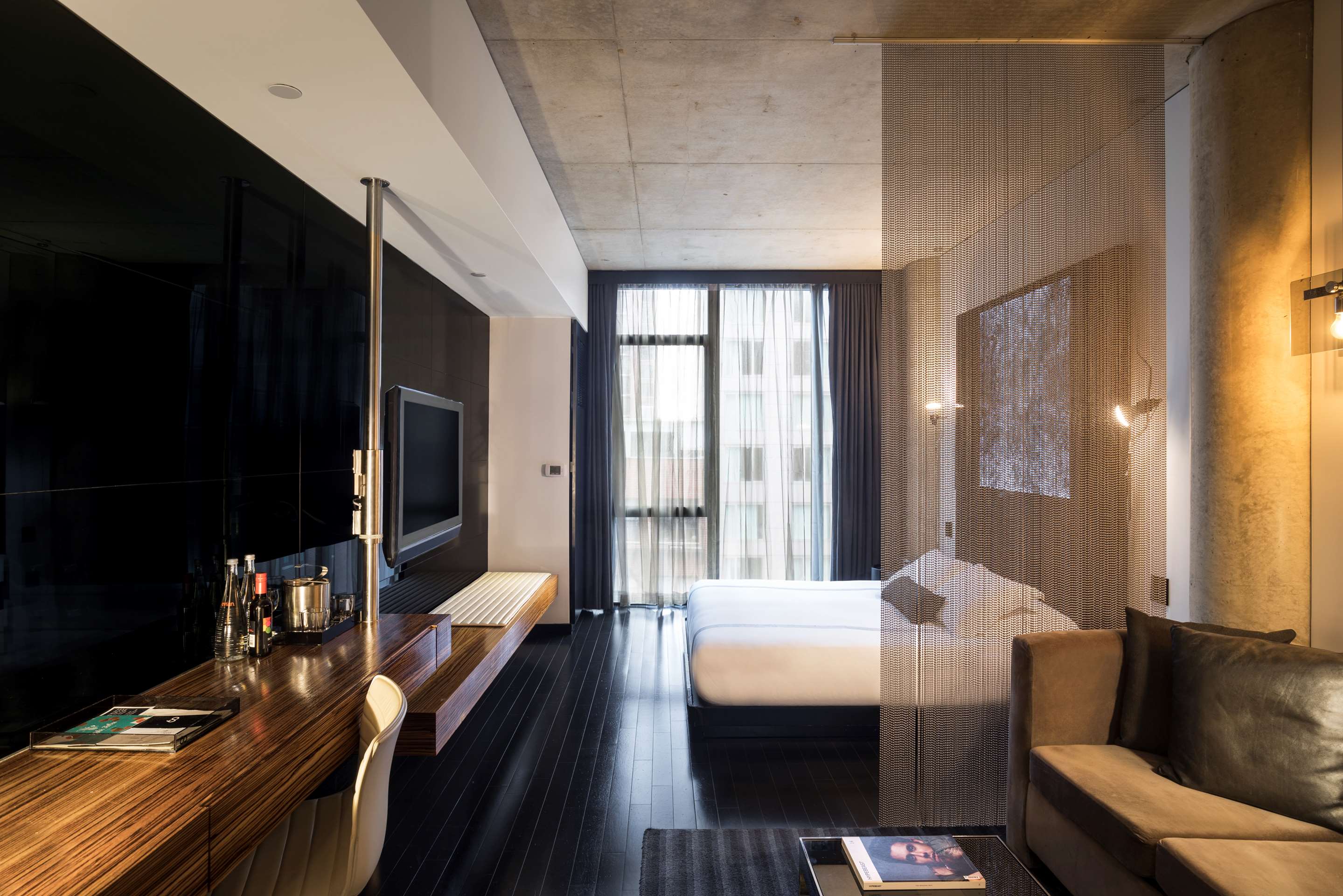 Sixty LesJunior Suite