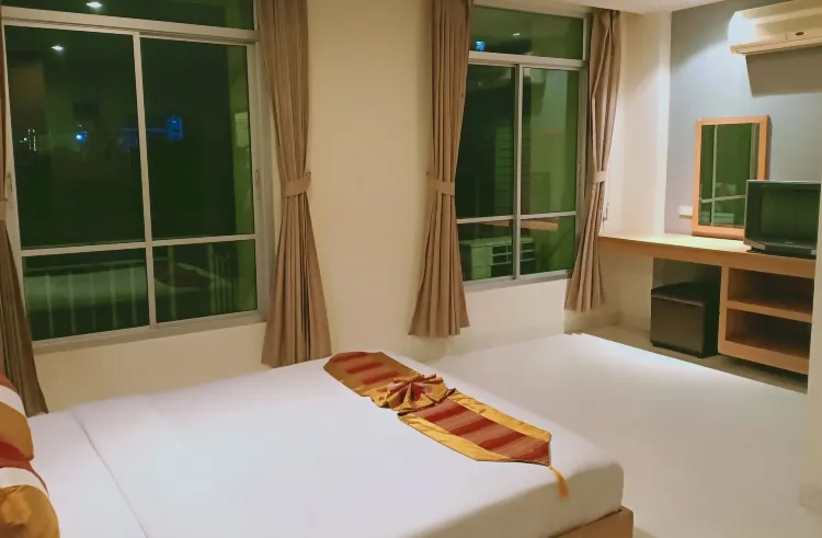 ห้องซูพีเรียร์ เตียงใหญ่ 1 เตียง