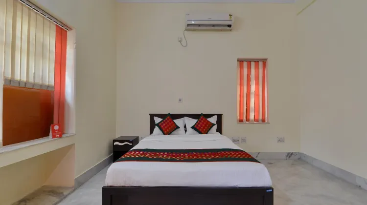 OYO 12210 Comfort N Cozy 部屋