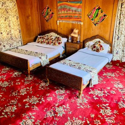 Deluxe Triple Room House Boat Mughal Suit Promo Code