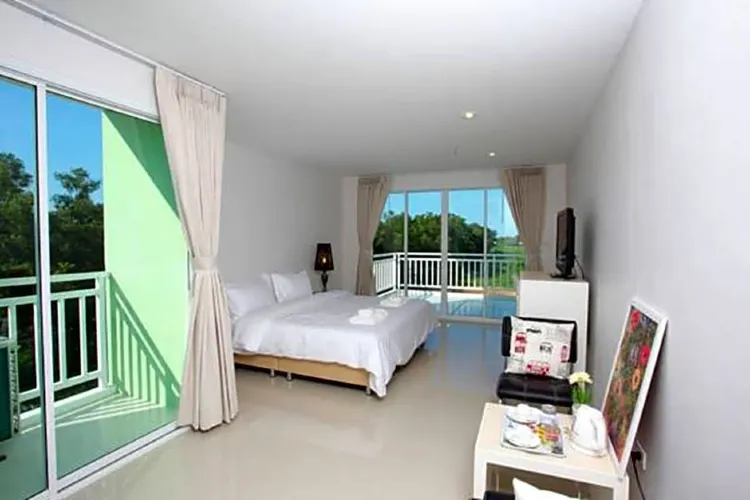 ห้องดีลักซ์ เตียงใหญ่ 1 เตียง